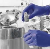 HYPOALLERGENIC PURPLE NITRILE GLOVES POWDER FREE MEDIUM